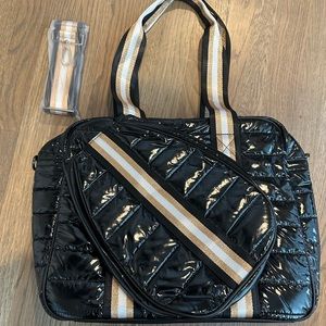 Pickleball bag with strap with handle and crossbody strap. NWT